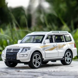 Home 1 1/32 Mitsubishi Pajero Diecast Model SUV